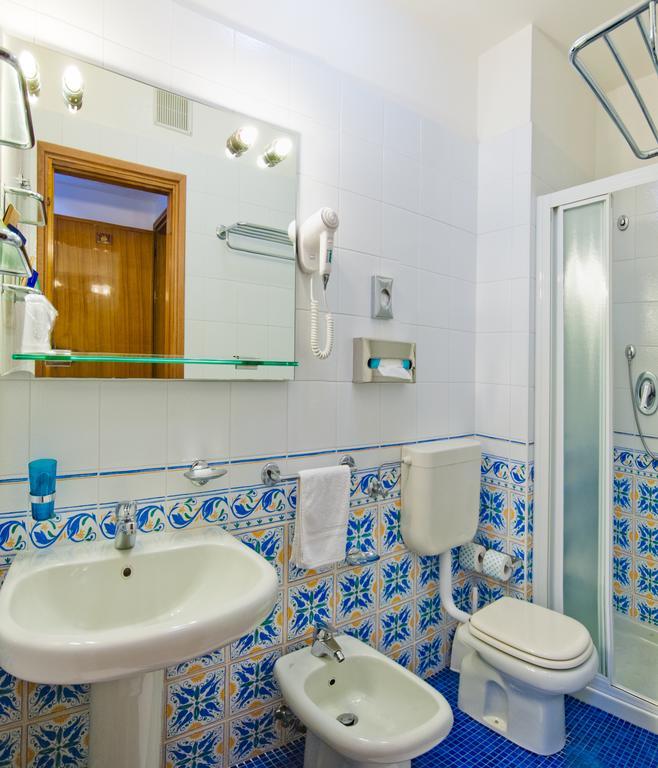 Hotel Ariston Bibione Bilik gambar